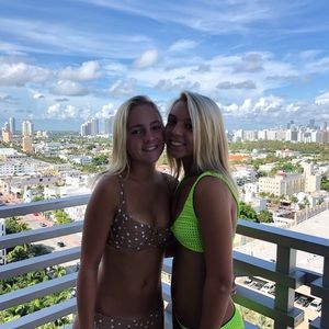 Meet your Posher, Charlotte